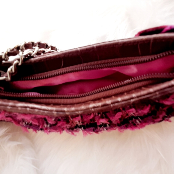 Liz Claiborne Pink Wristlet with decorative flower - Picture 7 of 7